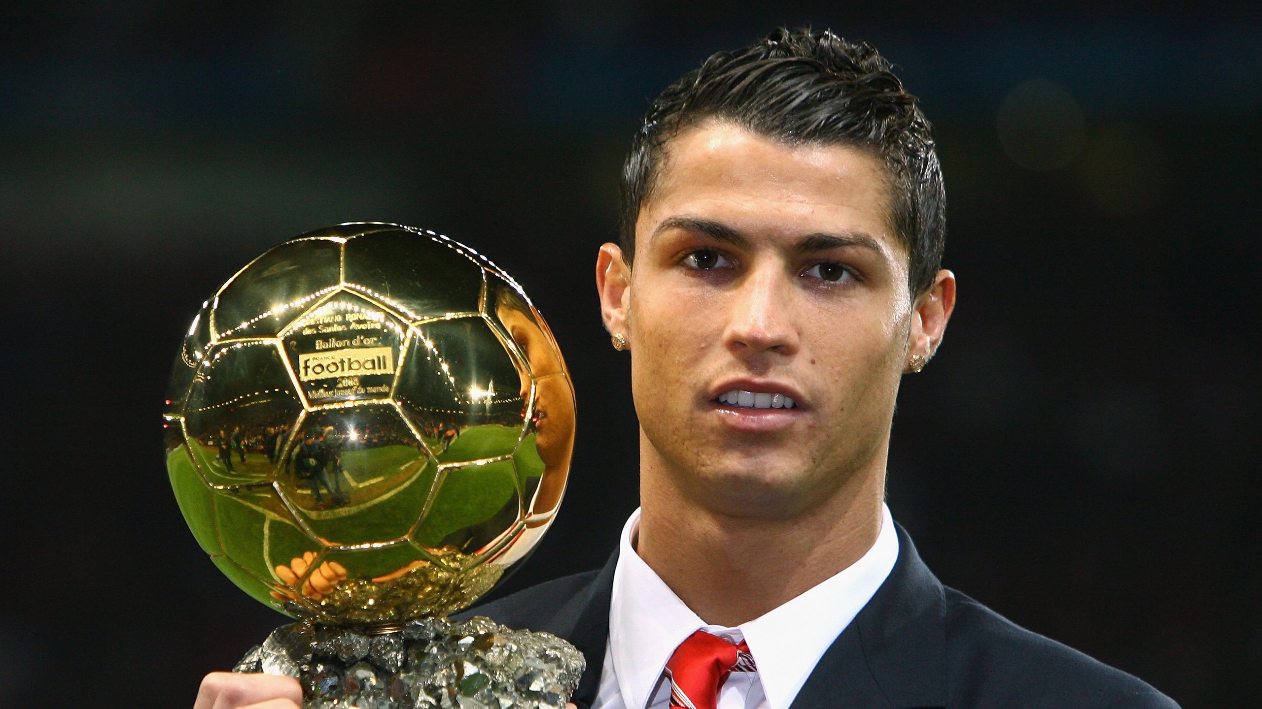 双重奏鸣，沙特铁血防守重塑格局，若日尼奥大师调度定鼎德甲